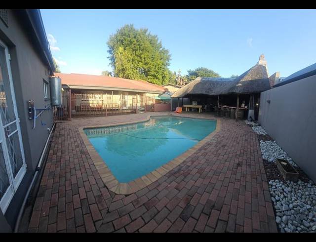 5 BEDROOM HOUSE FOR SALE IN MOUNTAIN VIEW